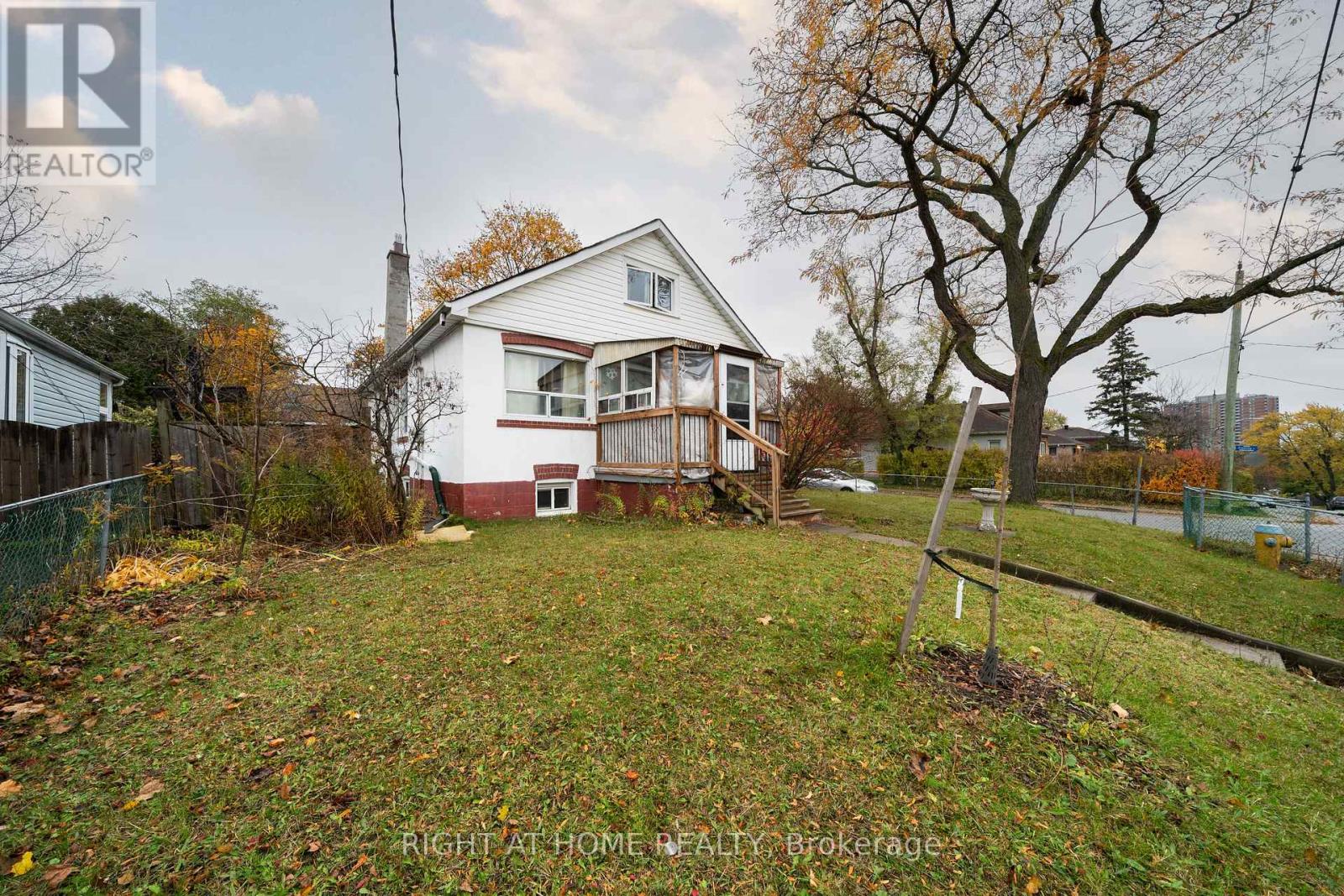 41 Bexhill Avenue, Toronto, Ontario  M1L 3B7 - Photo 7 - E12527524