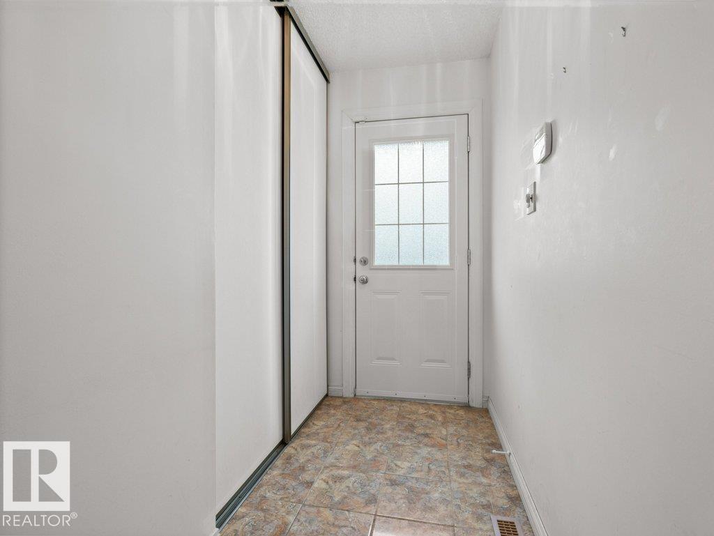 14638 25 St Nw, Edmonton, Alberta  T5Y 1X4 - Photo 3 - E4465276