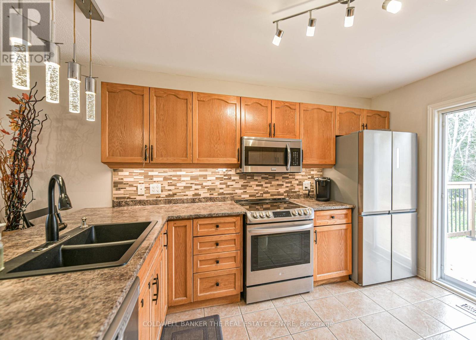 1670 Fairgrounds Road, Ramara, Ontario  L0K 2B0 - Photo 10 - S12527506