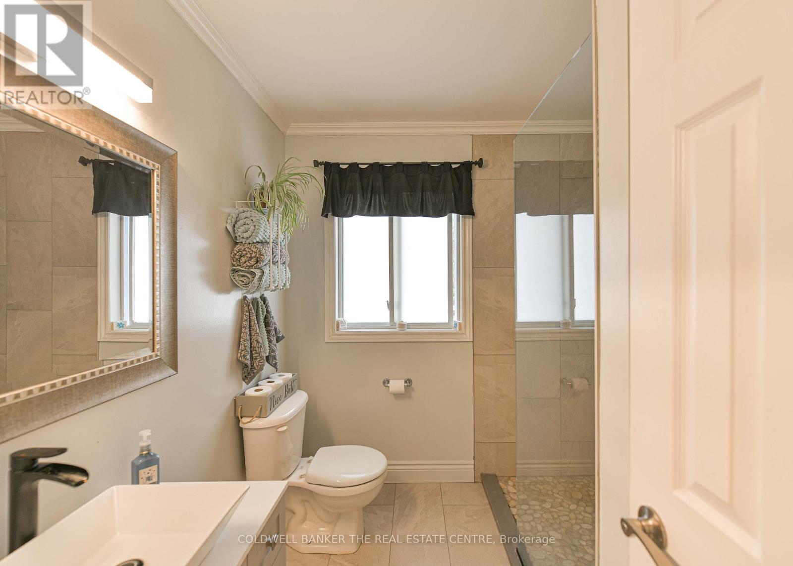 1670 Fairgrounds Road, Ramara, Ontario  L0K 2B0 - Photo 16 - S12527506