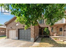 18 RAVENSCROFT COURT, Ottawa, Ontario