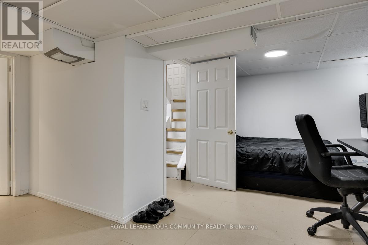 231 Church Street, Toronto, Ontario  M9N 1N9 - Photo 18 - W12527496