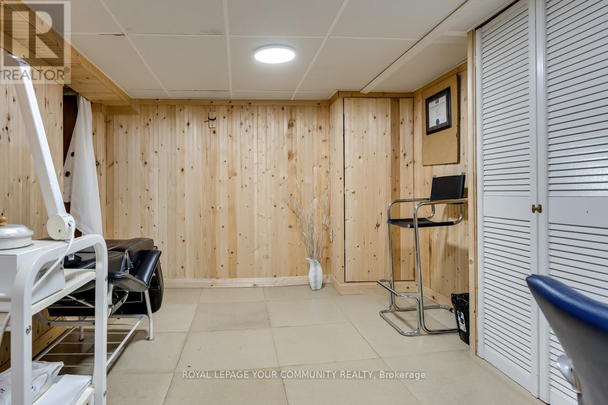 231 Church Street, Toronto, Ontario  M9N 1N9 - Photo 25 - W12527496