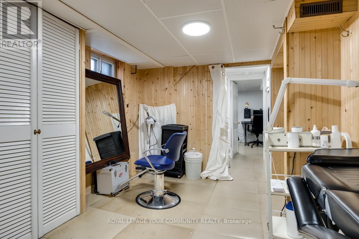 231 Church Street, Toronto, Ontario  M9N 1N9 - Photo 27 - W12527496