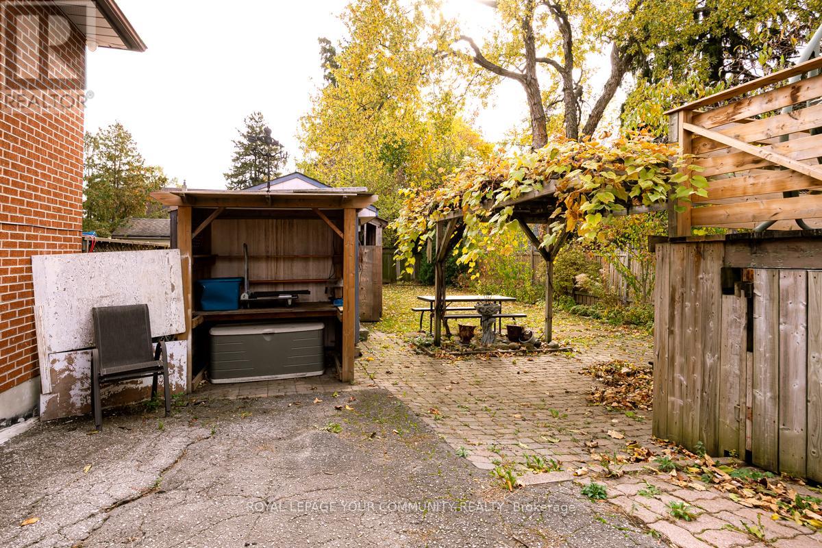 231 Church Street, Toronto, Ontario  M9N 1N9 - Photo 37 - W12527496