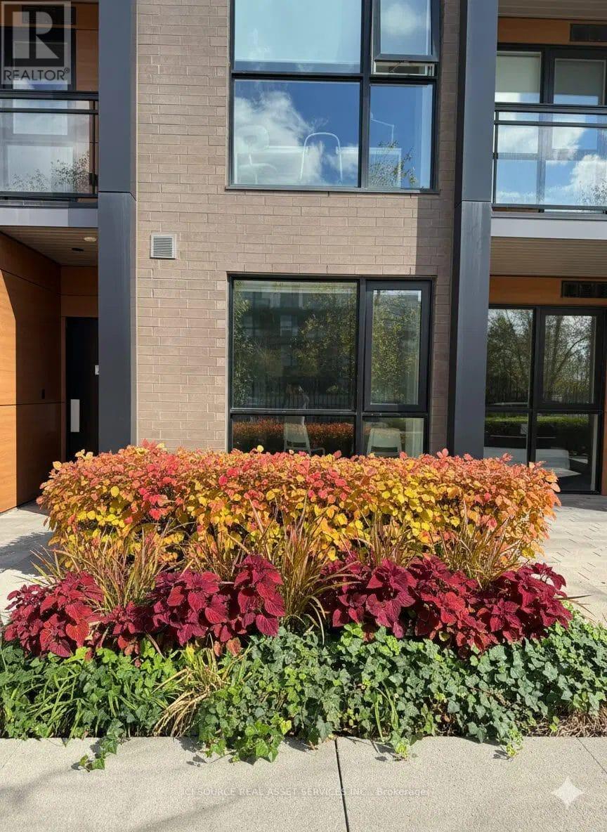 104 - 210 Sabina Drive, Oakville, Ontario  L6H 7C3 - Photo 15 - W12527536