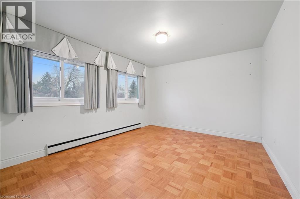 1 Marketa Crescent, Kitchener, Ontario  N2B 3B5 - Photo 32 - 40785193