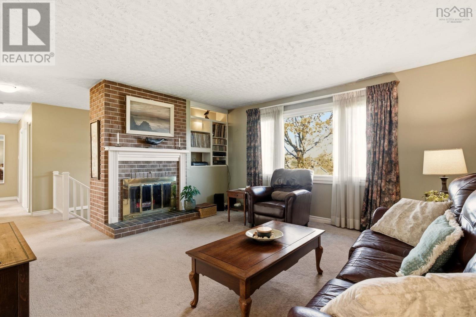 Property at 11 Addison Place image 3