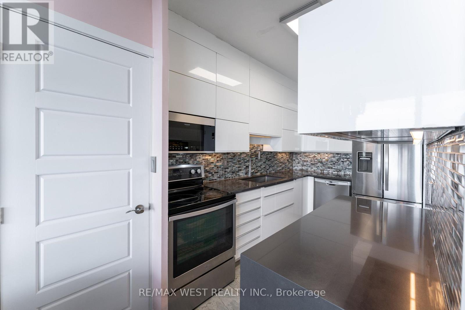 Ph5 - 5 Massey Square, Toronto, Ontario  M4C 5L6 - Photo 16 - E12527554