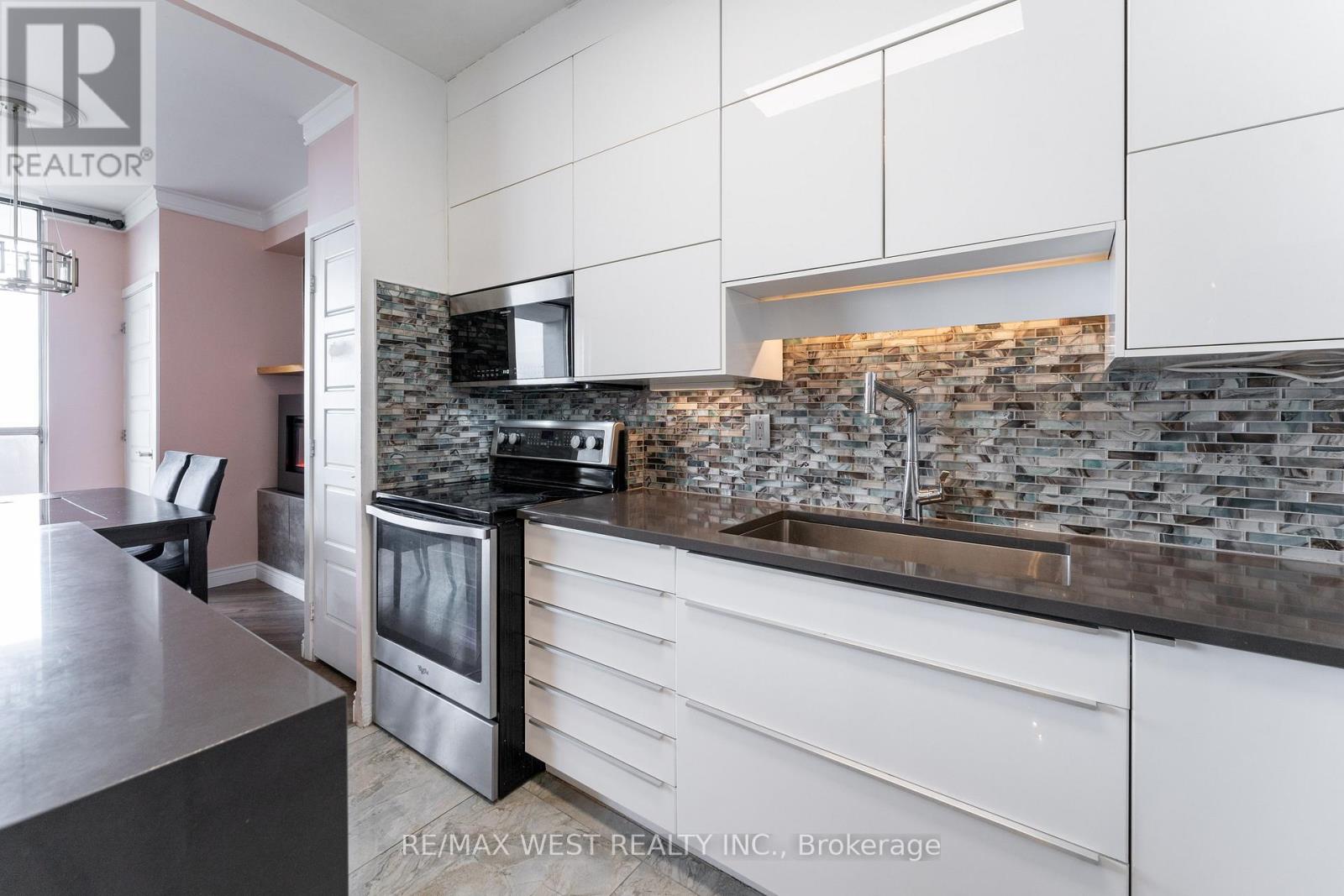 Ph5 - 5 Massey Square, Toronto, Ontario  M4C 5L6 - Photo 17 - E12527554