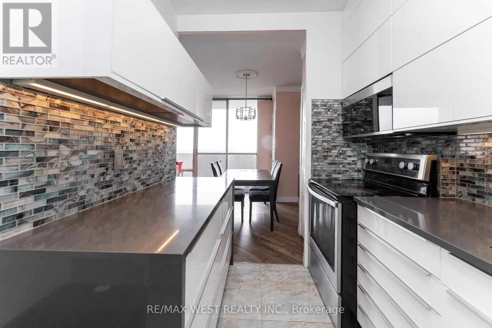 Ph5 - 5 Massey Square, Toronto, Ontario  M4C 5L6 - Photo 18 - E12527554