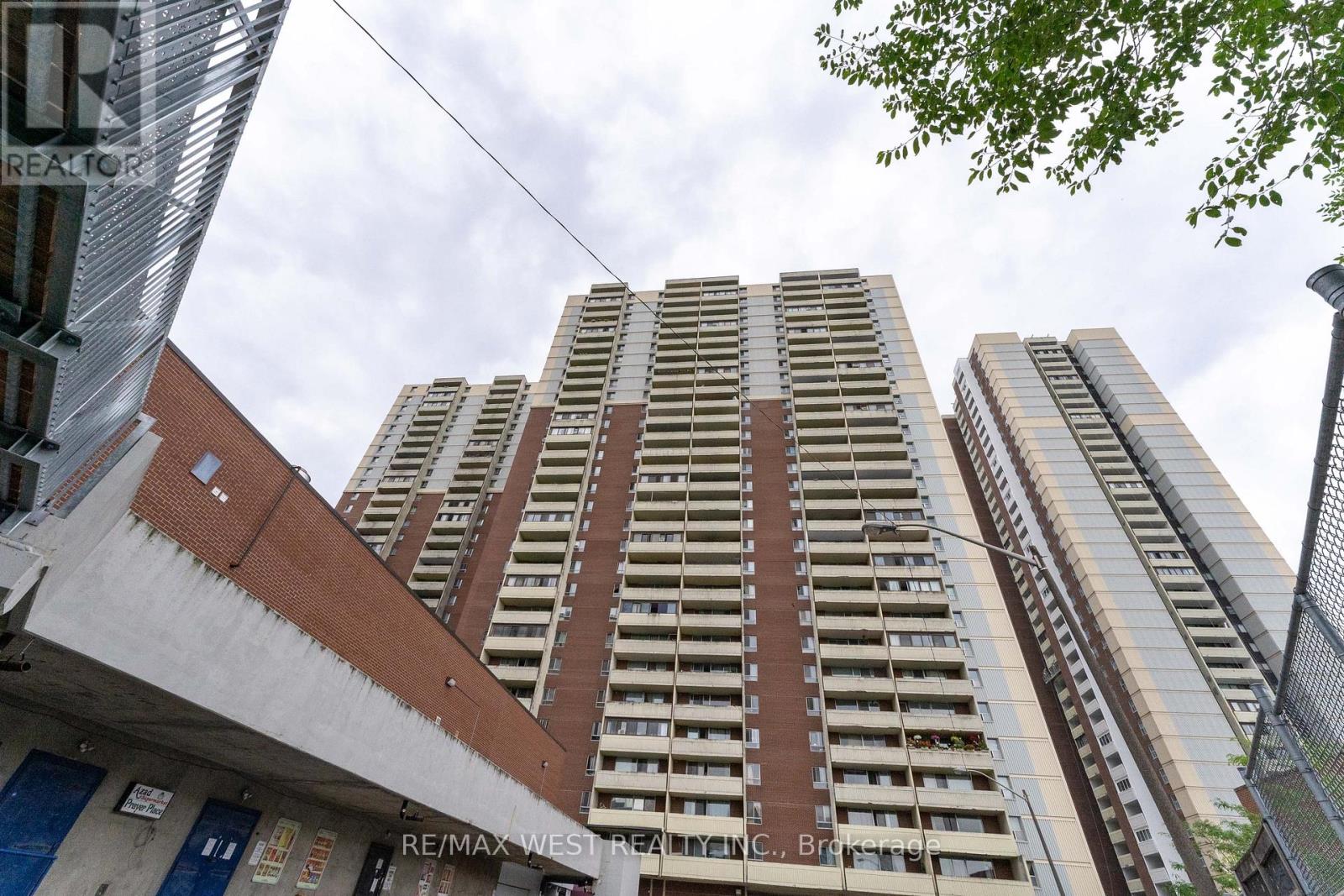 Ph5 - 5 Massey Square, Toronto, Ontario  M4C 5L6 - Photo 3 - E12527554