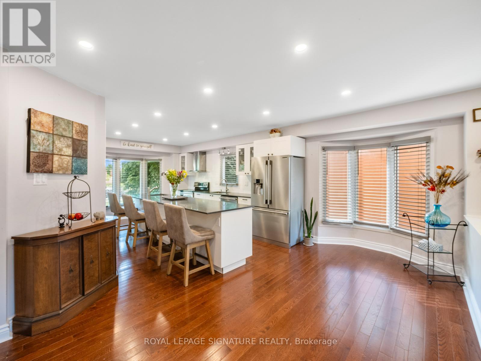 1558 Litchfield Road, Oakville, Ontario  L6H 5P3 - Photo 7 - W12453553