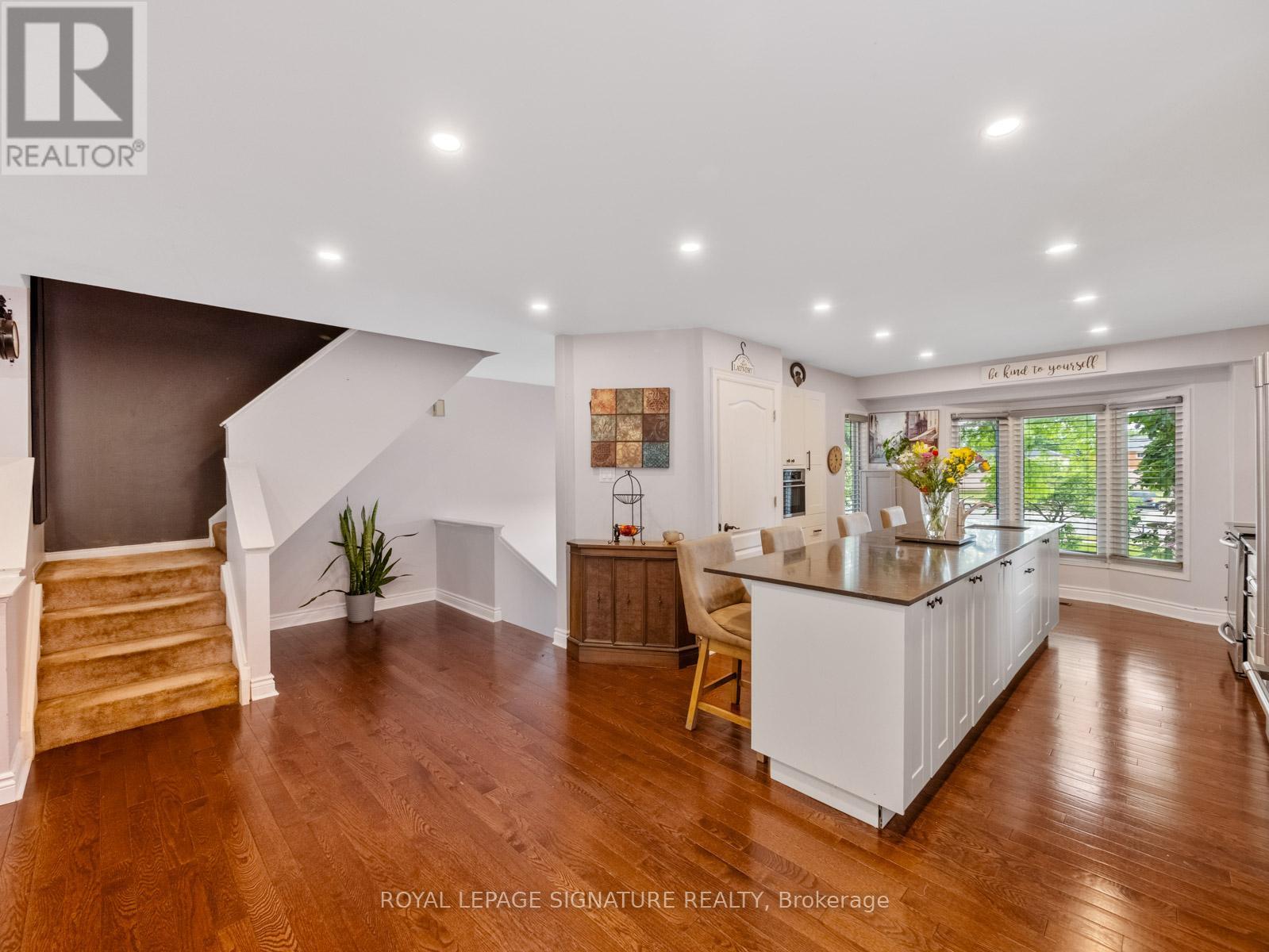 1558 Litchfield Road, Oakville, Ontario  L6H 5P3 - Photo 9 - W12453553