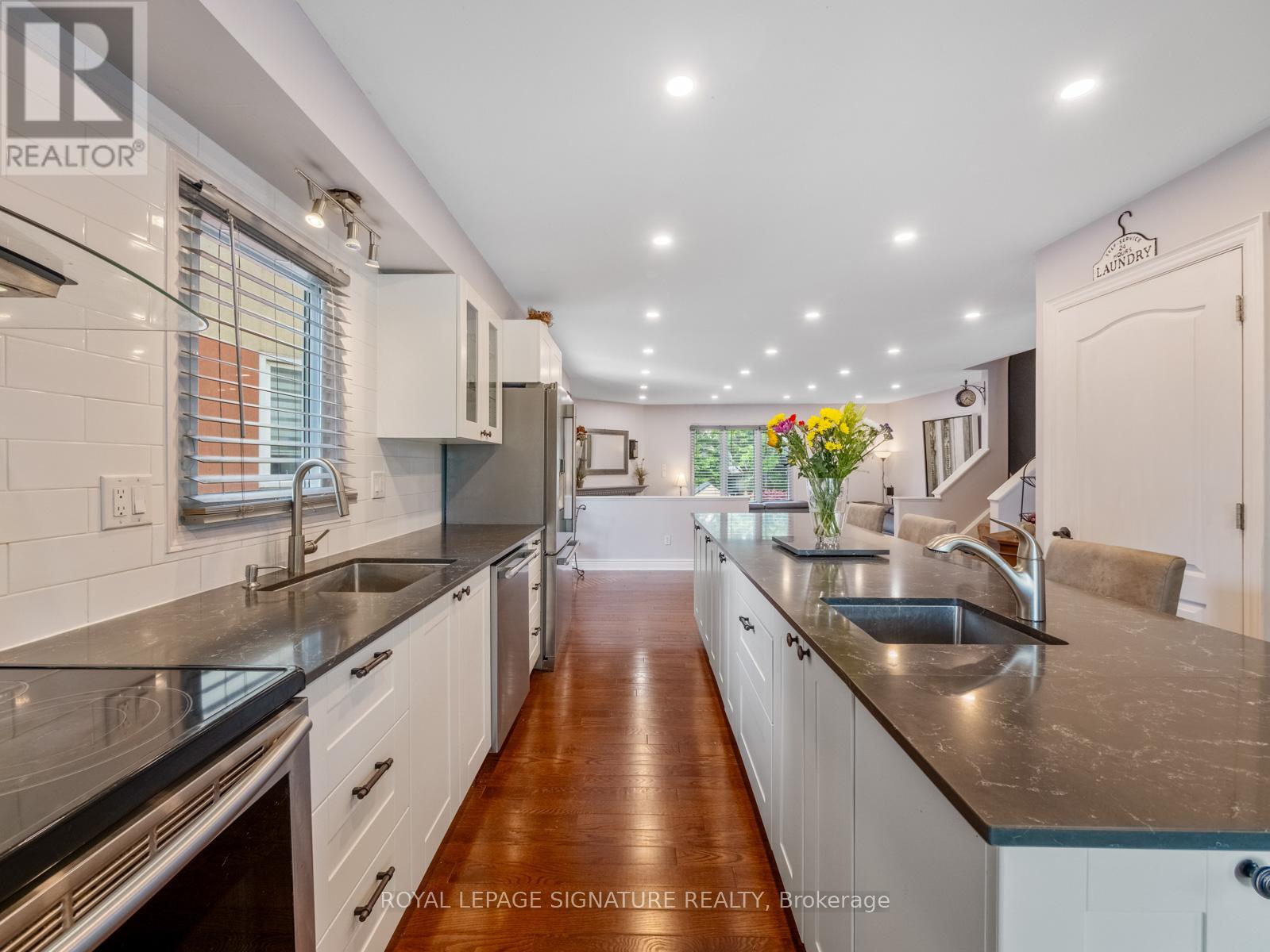 1558 Litchfield Road, Oakville, Ontario  L6H 5P3 - Photo 12 - W12453553