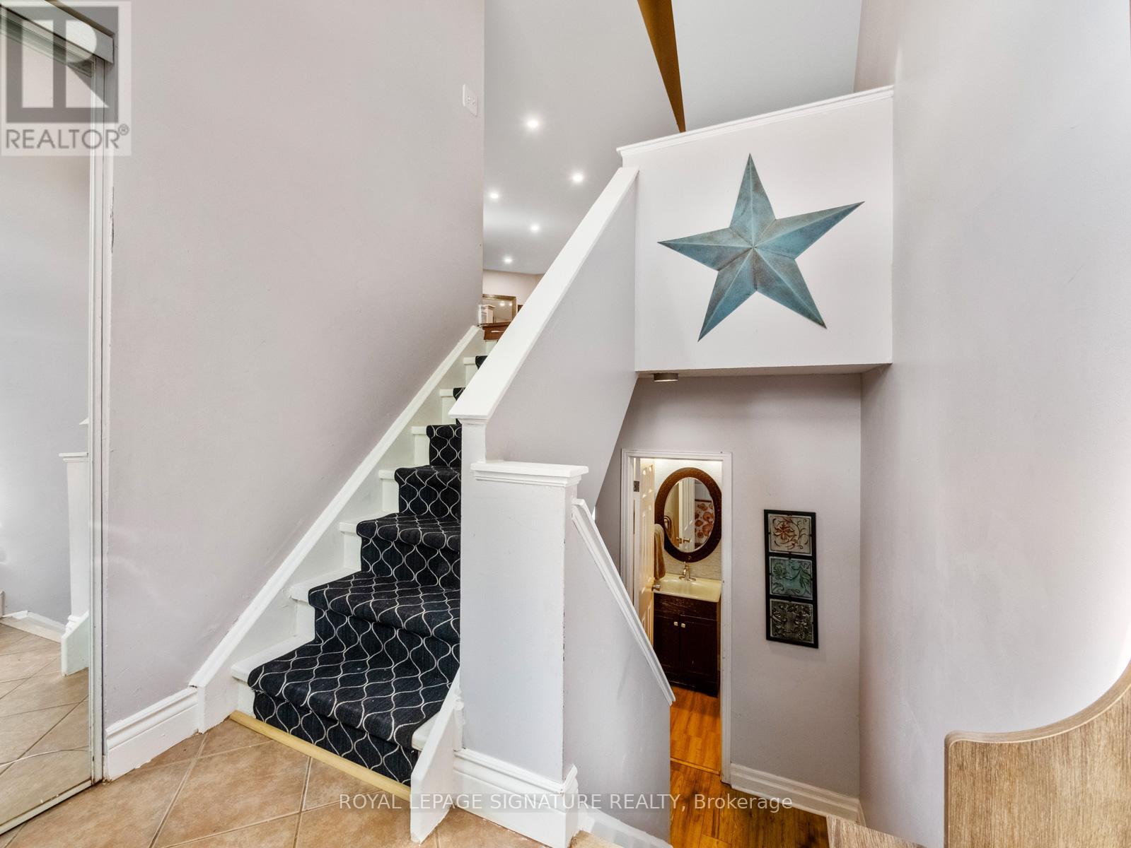 1558 Litchfield Road, Oakville, Ontario  L6H 5P3 - Photo 4 - W12453553