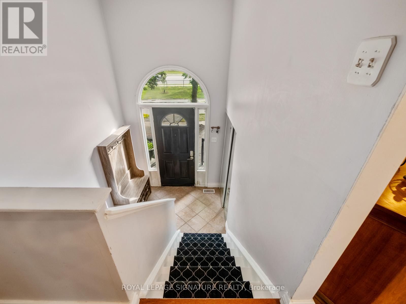 1558 Litchfield Road, Oakville, Ontario  L6H 5P3 - Photo 6 - W12453553