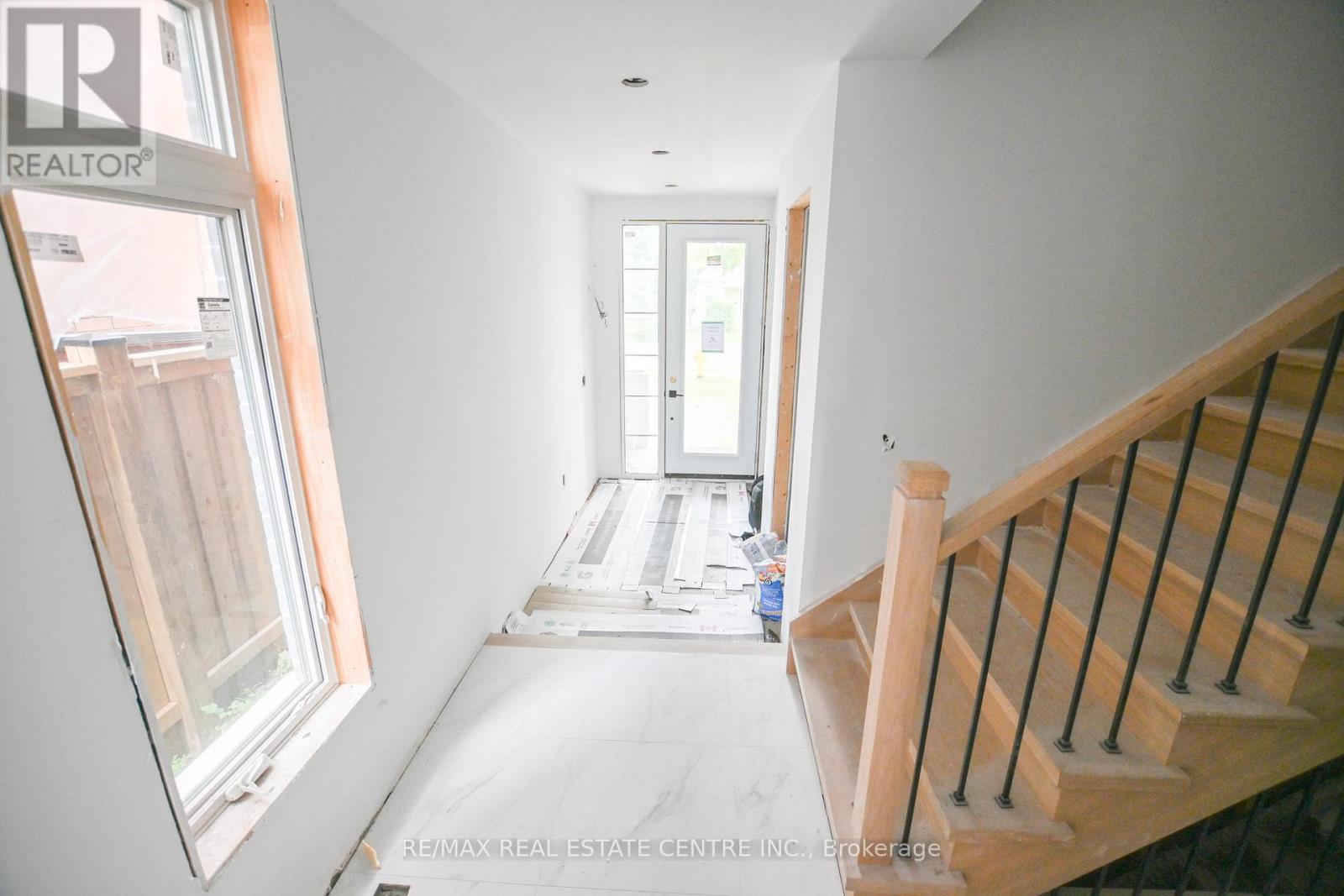 24 Rainbow Drive, Vaughan, Ontario  L4L 2K2 - Photo 11 - N12527568