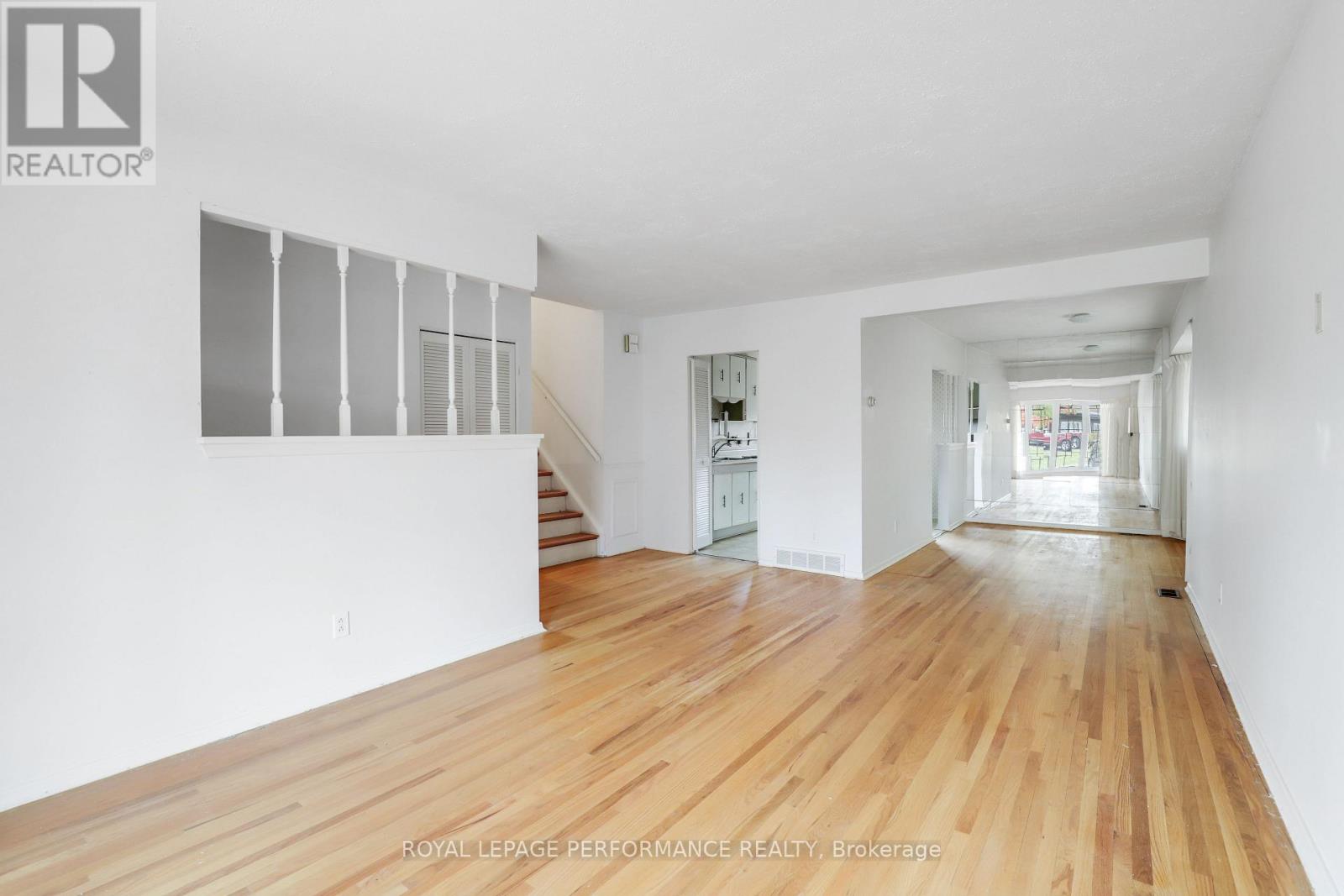 2337 Samuel Drive, Ottawa, Ontario  K1G 3C3 - Photo 6 - X12421611