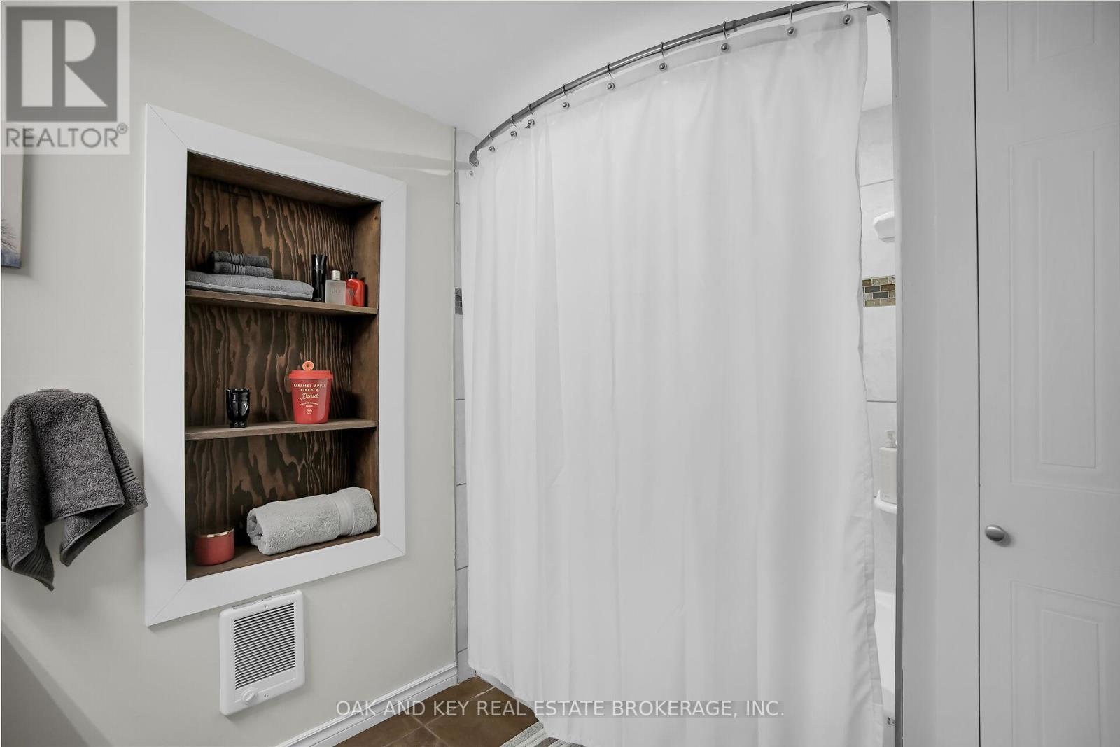 15 Arthur Street, Lambton Shores, Ontario  N0N 1J0 - Photo 12 - X12527610