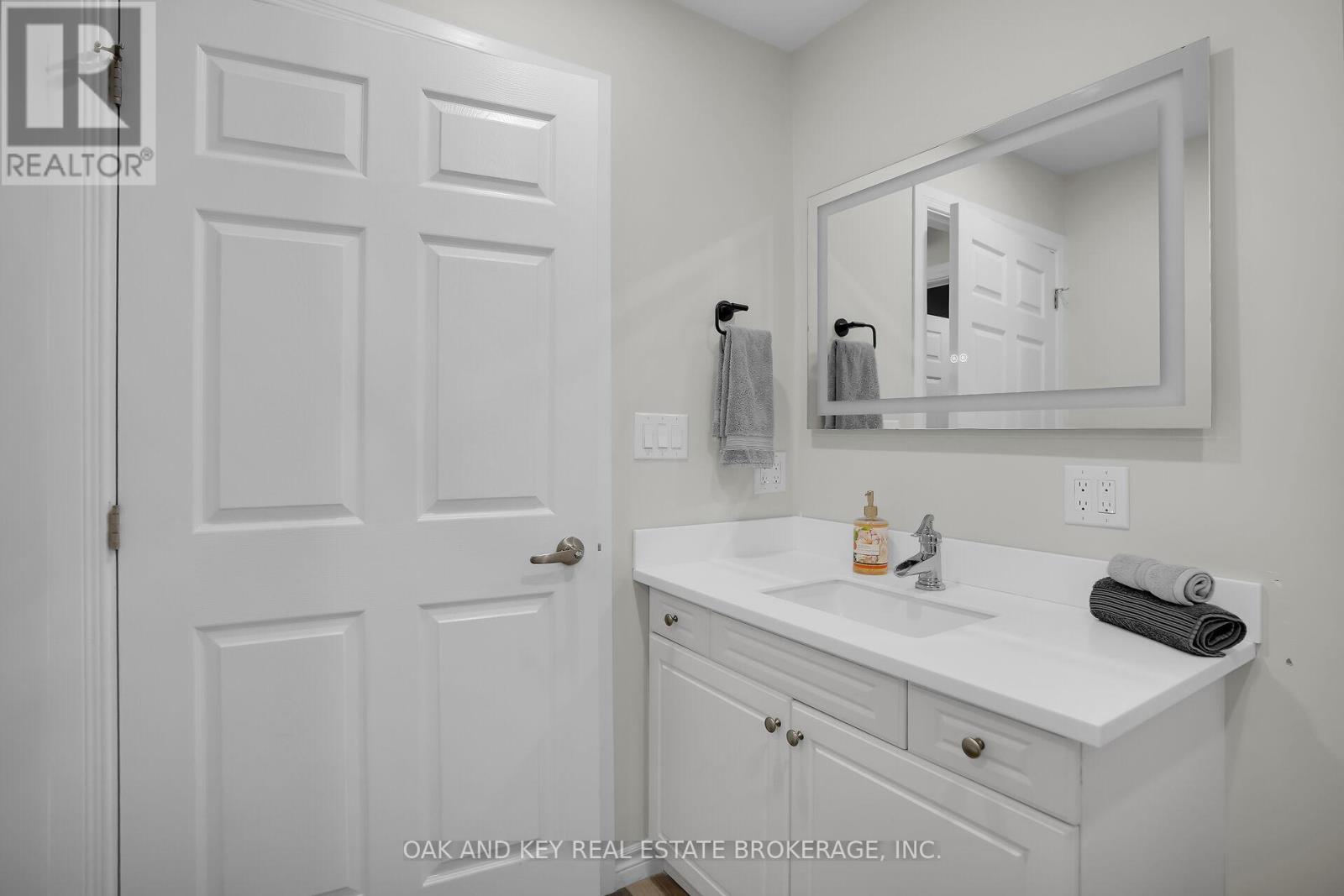 15 Arthur Street, Lambton Shores, Ontario  N0N 1J0 - Photo 17 - X12527610