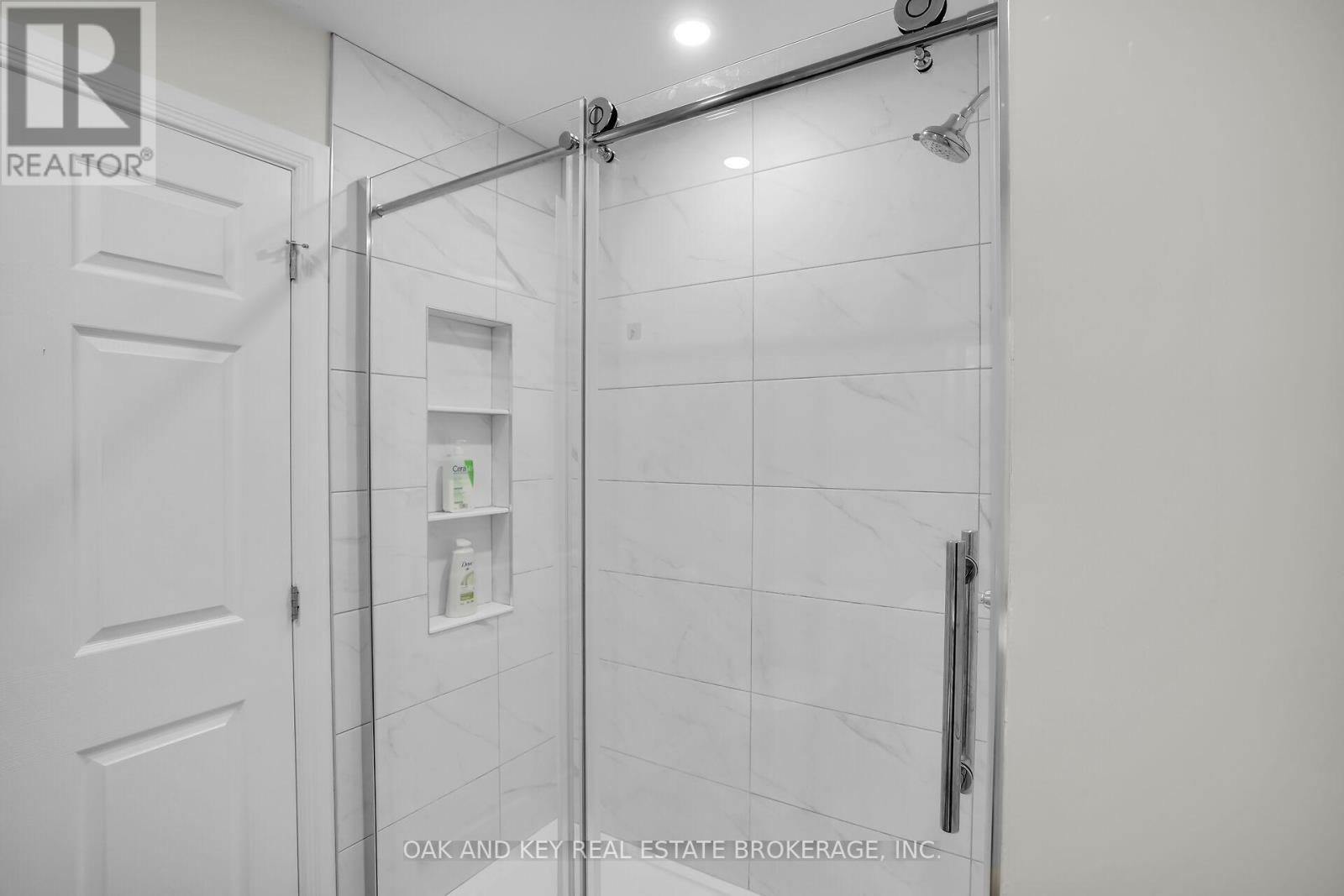 15 Arthur Street, Lambton Shores, Ontario  N0N 1J0 - Photo 18 - X12527610