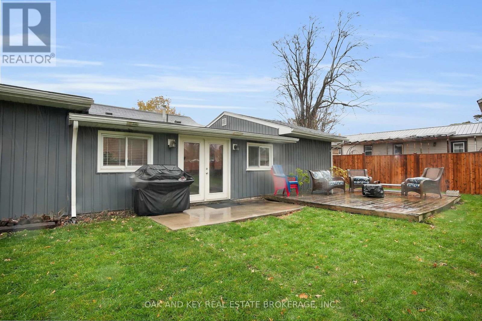 15 Arthur Street, Lambton Shores, Ontario  N0N 1J0 - Photo 22 - X12527610