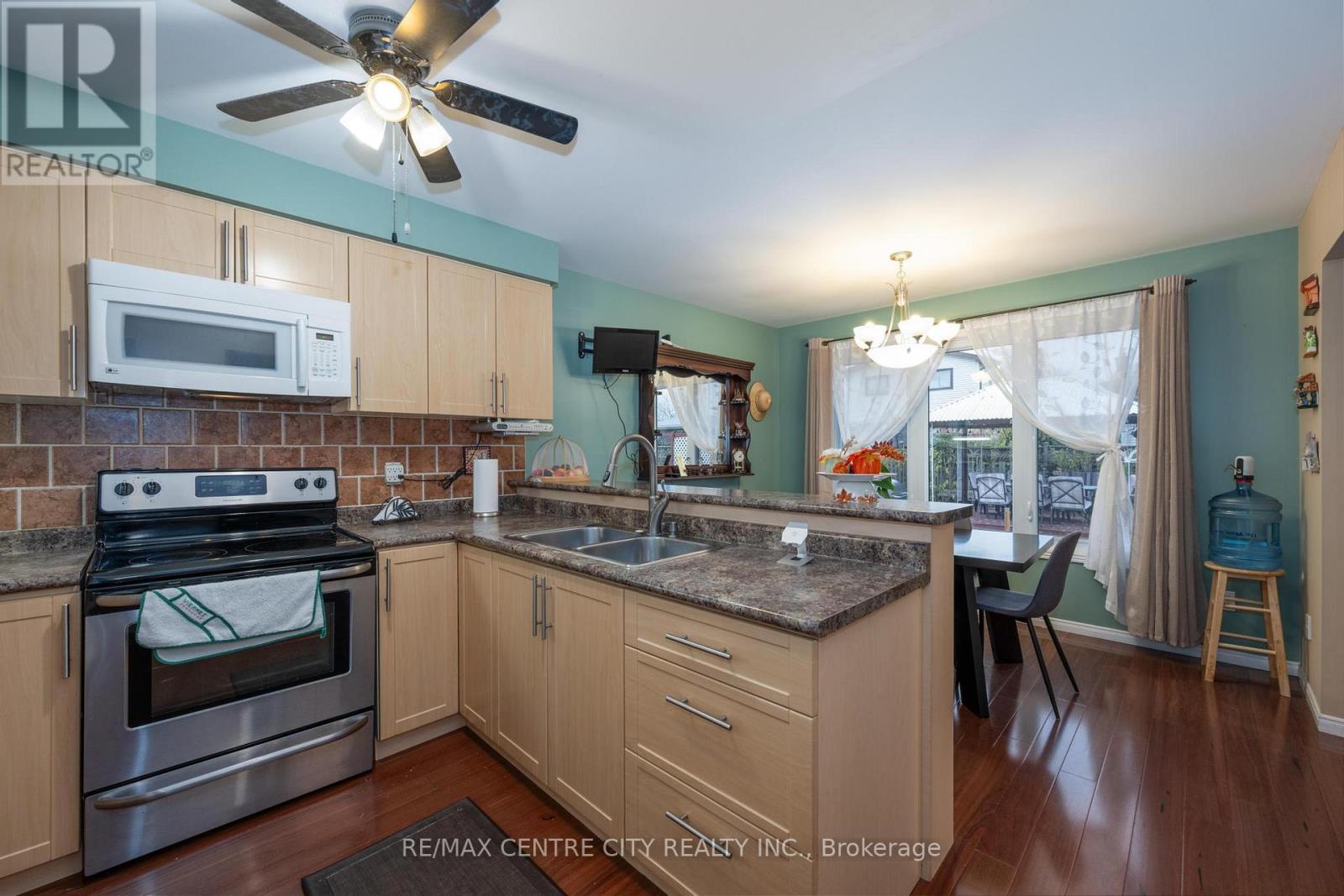 168 Clara Crescent, London South, Ontario  N6E 3G8 - Photo 6 - X12527614