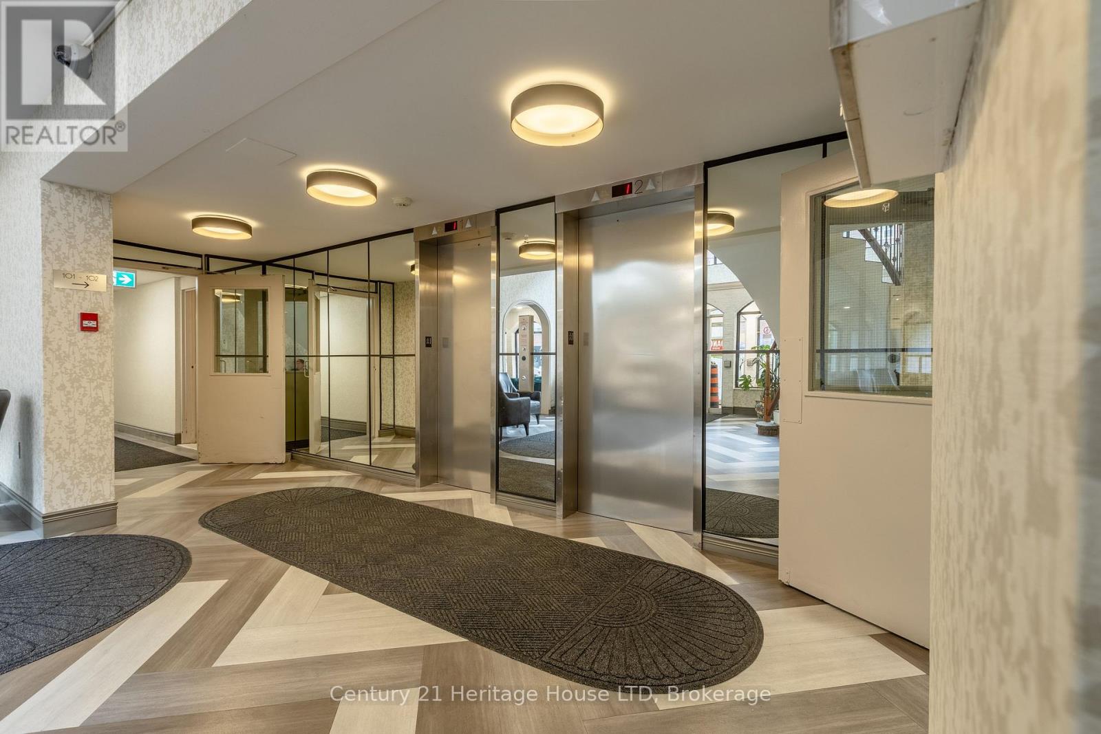 904 - 359 Geneva Street, St. Catharines, Ontario L2N 2G5 - Photo 3 - X12467090