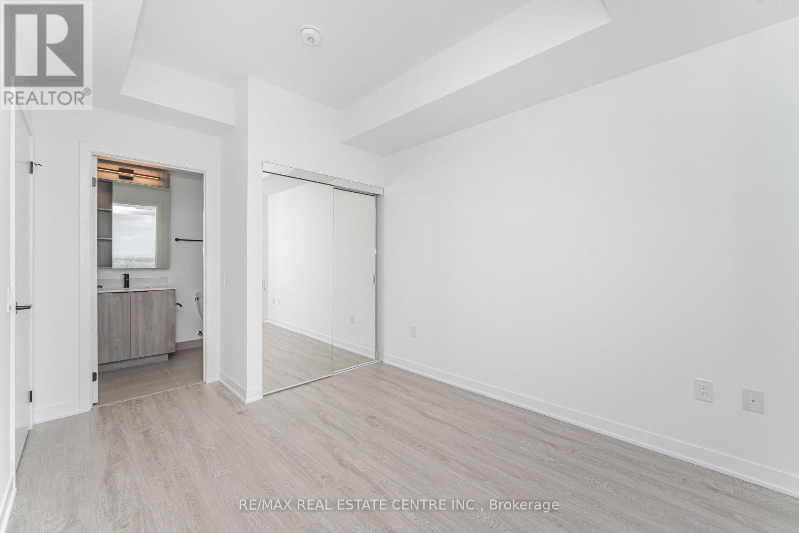 2307 - 2495 Eglinton Avenue, Mississauga, Ontario  L5M 2V8 - Photo 23 - W12527546