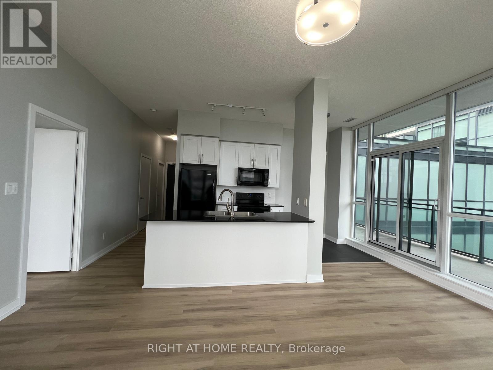 703 - 4070 Confederation Parkway, Mississauga, Ontario  L5B 0E9 - Photo 13 - W12527570