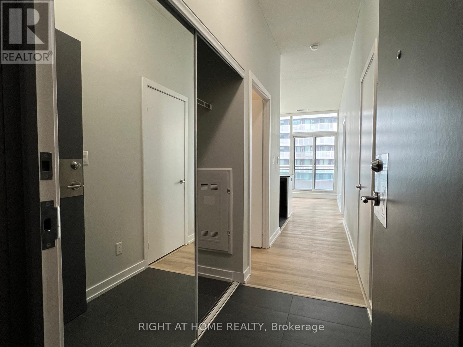 703 - 4070 Confederation Parkway, Mississauga, Ontario  L5B 0E9 - Photo 9 - W12527570