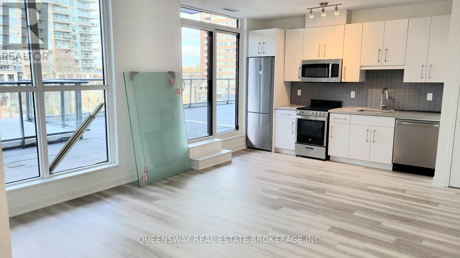 301 - 2007 James Street, Burlington, Ontario  L7R 1H1 - Photo 13 - W12527572