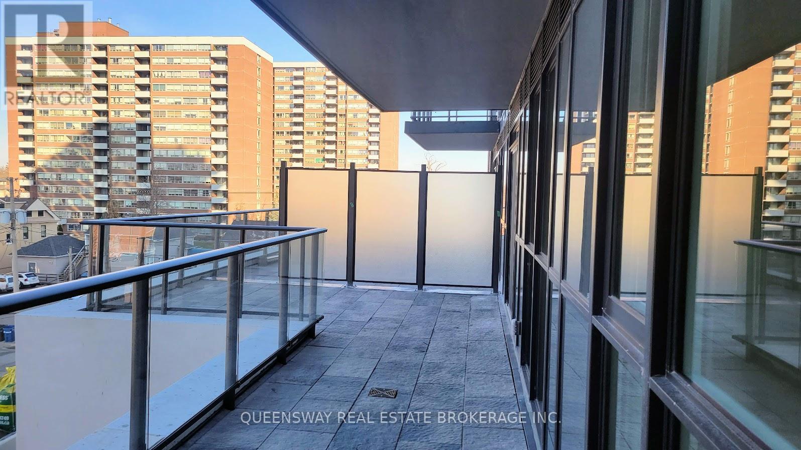 301 - 2007 James Street, Burlington, Ontario  L7R 1H1 - Photo 15 - W12527572