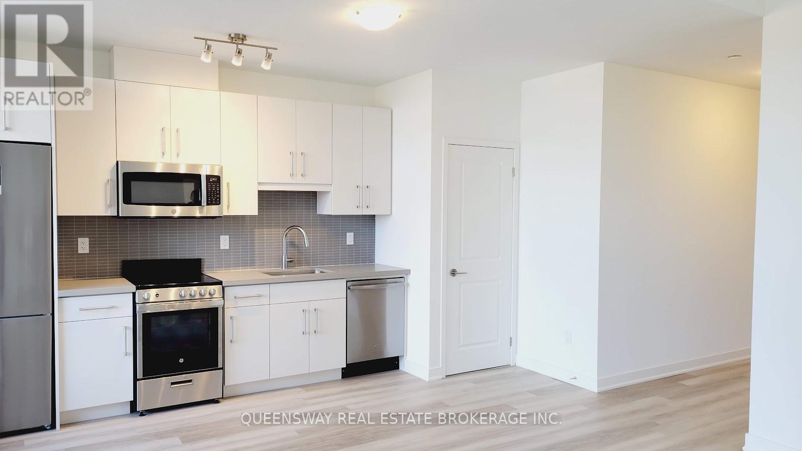 301 - 2007 James Street, Burlington, Ontario  L7R 1H1 - Photo 8 - W12527572