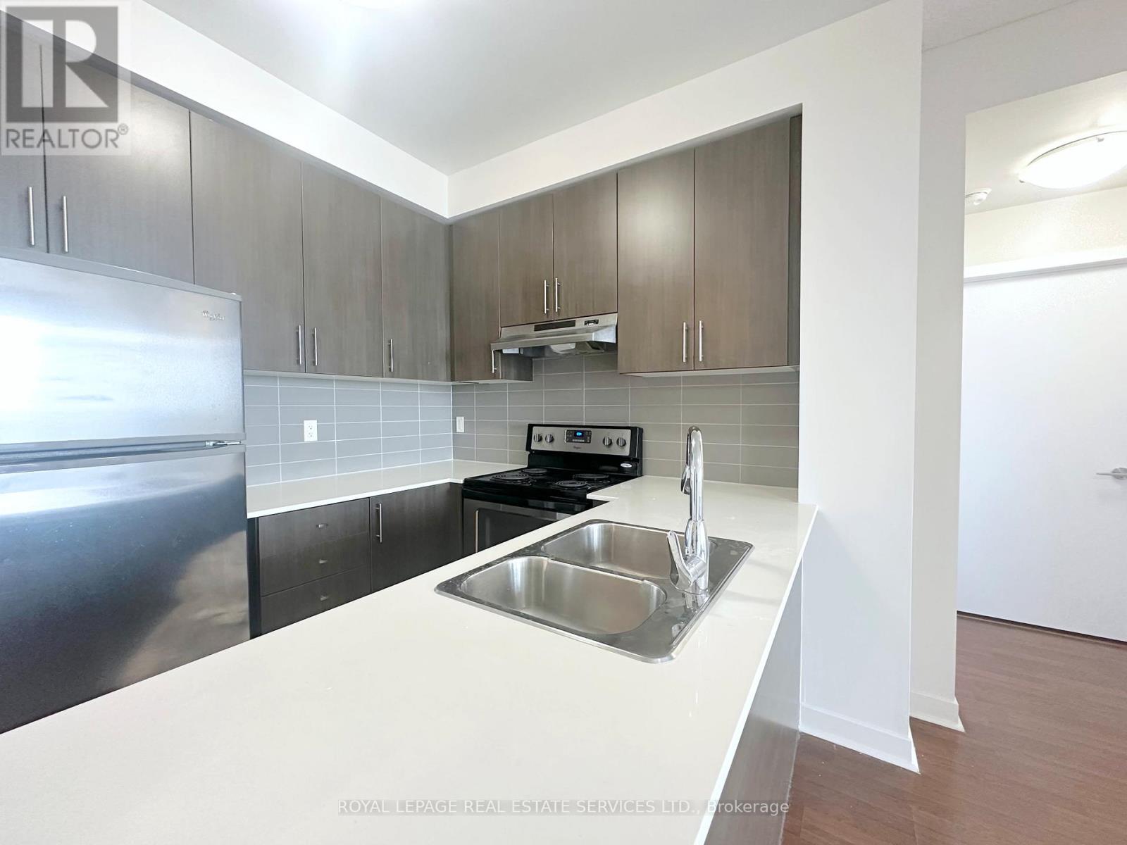 501 - 188 Clark Boulevard, Brampton, Ontario  L6T 0J2 - Photo 2 - W12527574