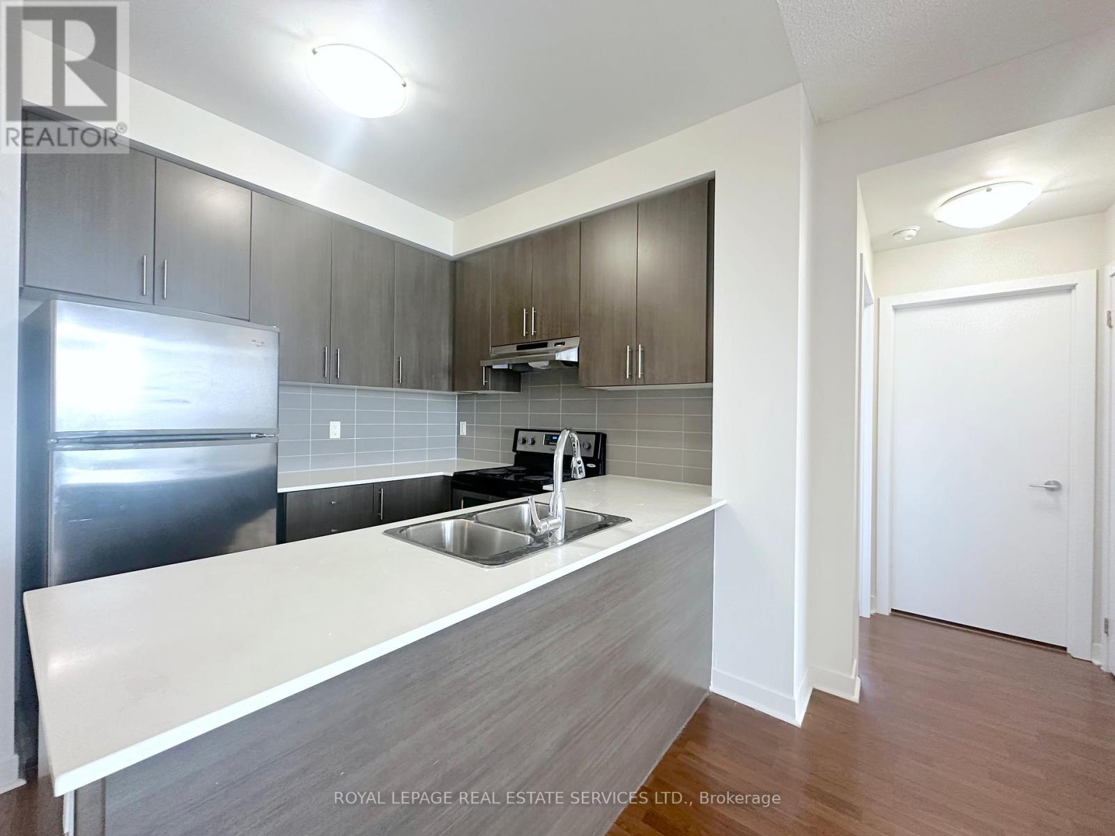 501 - 188 Clark Boulevard, Brampton, Ontario  L6T 0J2 - Photo 3 - W12527574