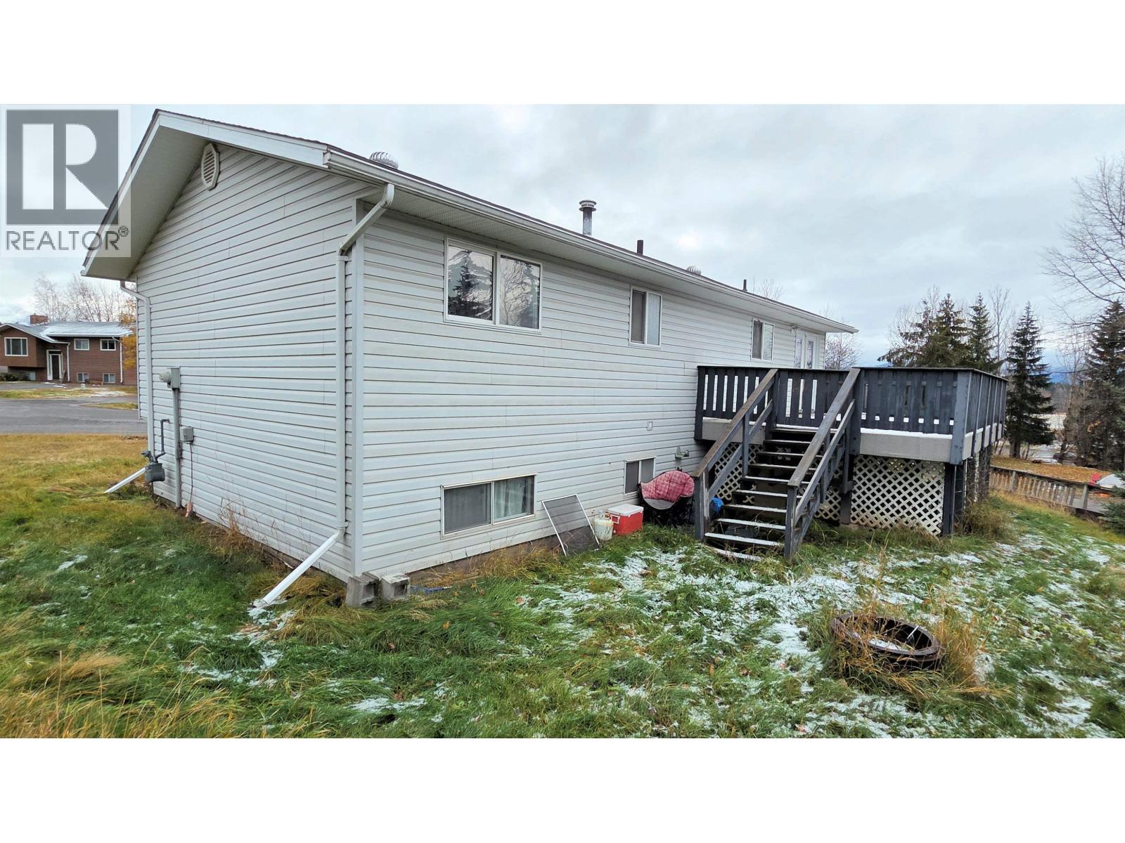 2895 Pearson Road, Houston, British Columbia  V0J 1Z0 - Photo 3 - R3066035