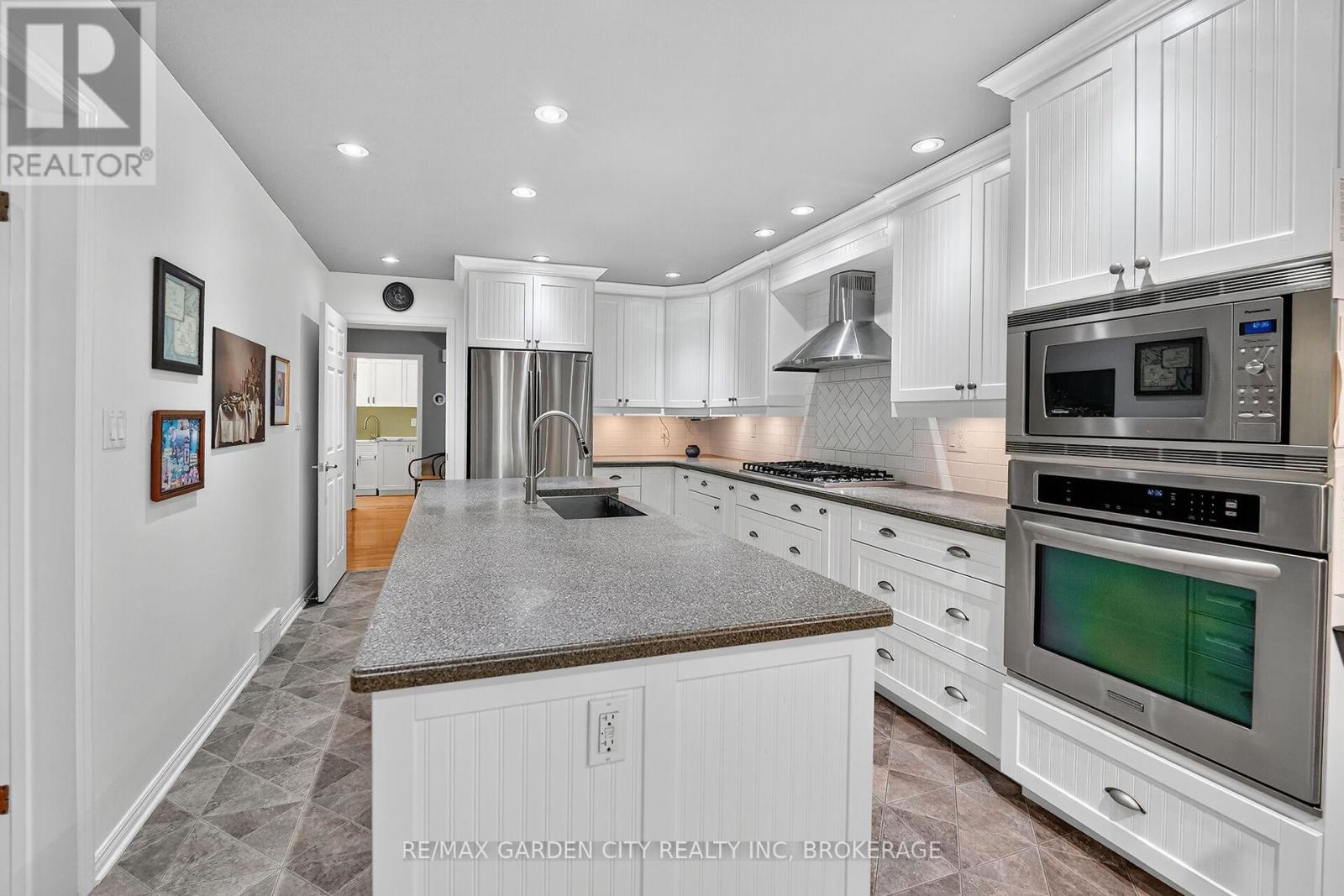 39 Orchard Parkway, Grimsby, Ontario  L3M 3B1 - Photo 14 - X12527642