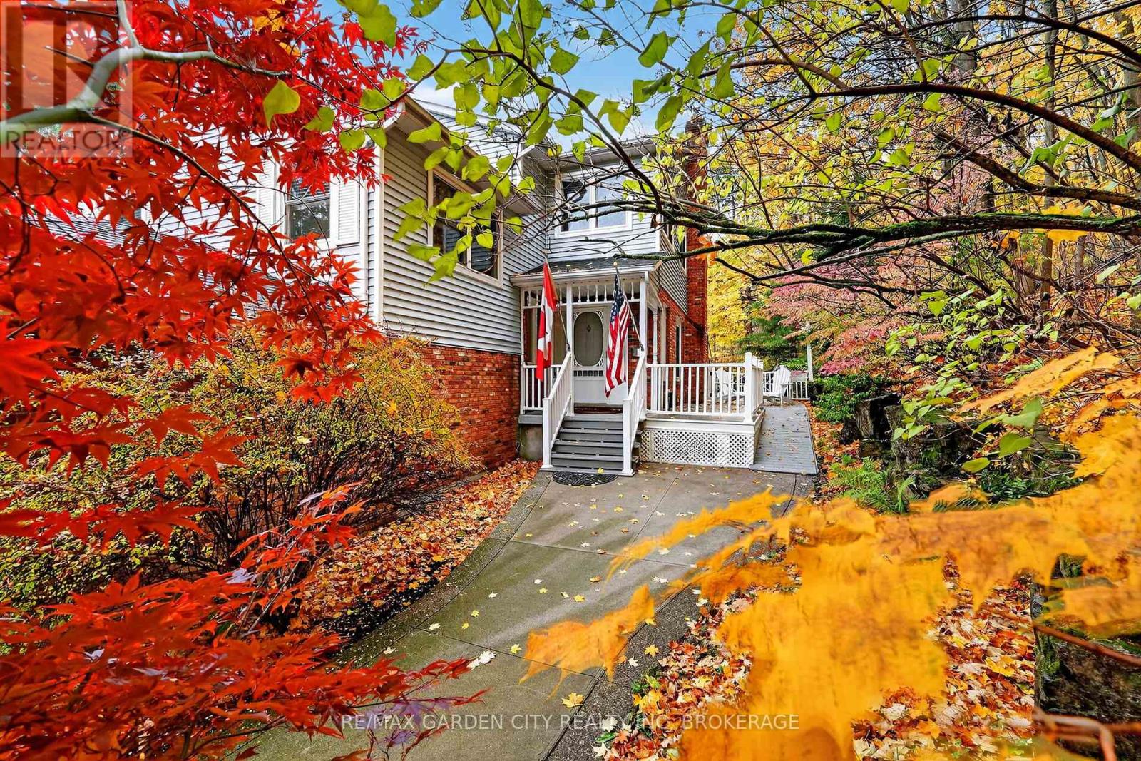 39 Orchard Parkway, Grimsby, Ontario  L3M 3B1 - Photo 3 - X12527642