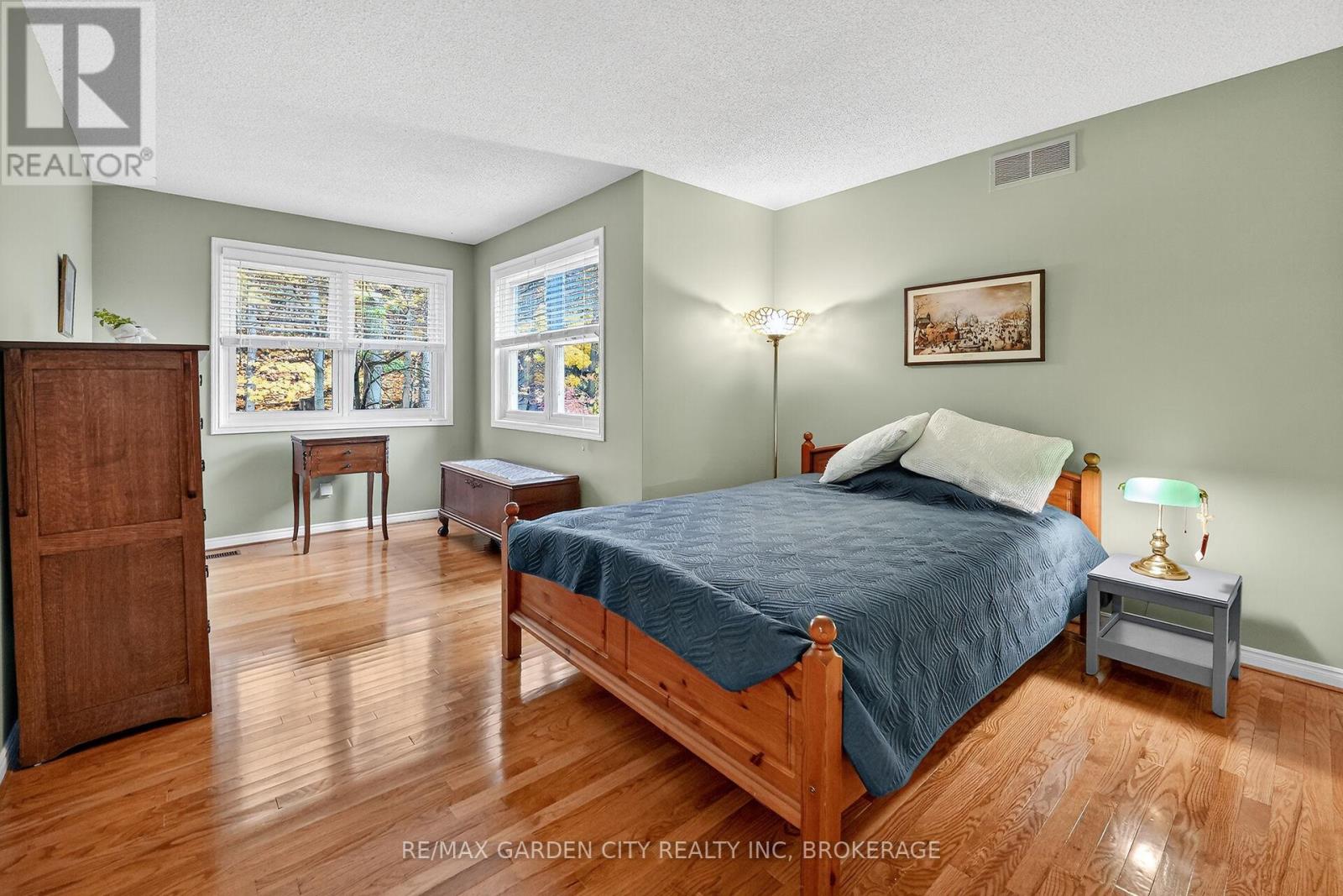 39 Orchard Parkway, Grimsby, Ontario  L3M 3B1 - Photo 30 - X12527642