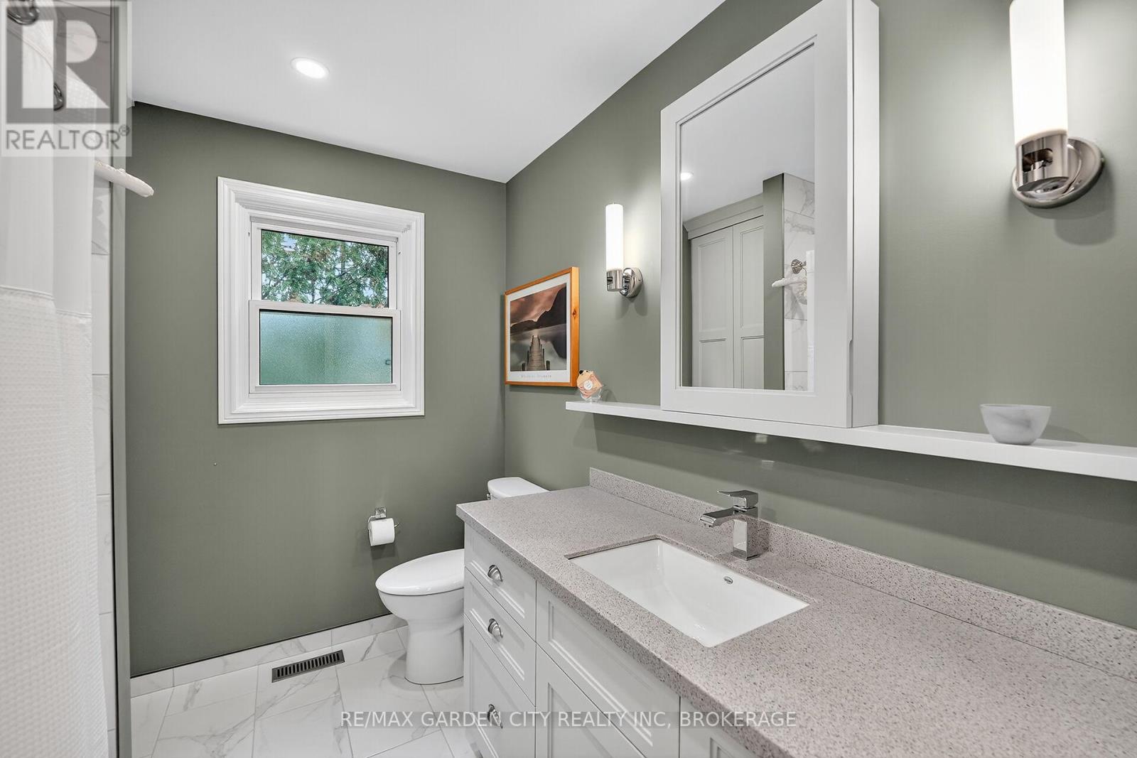 39 Orchard Parkway, Grimsby, Ontario  L3M 3B1 - Photo 31 - X12527642