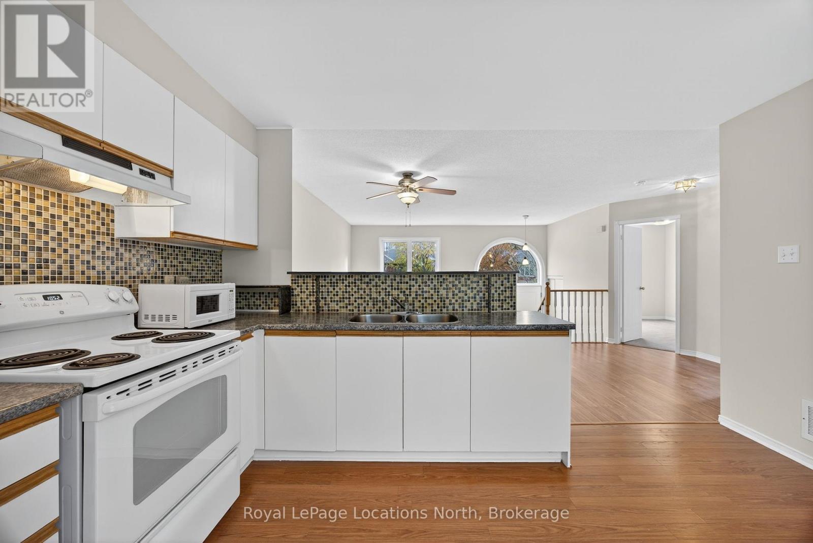 12 Brillinger Drive, Wasaga Beach, Ontario  L9Z 1G3 - Photo 11 - S12527650