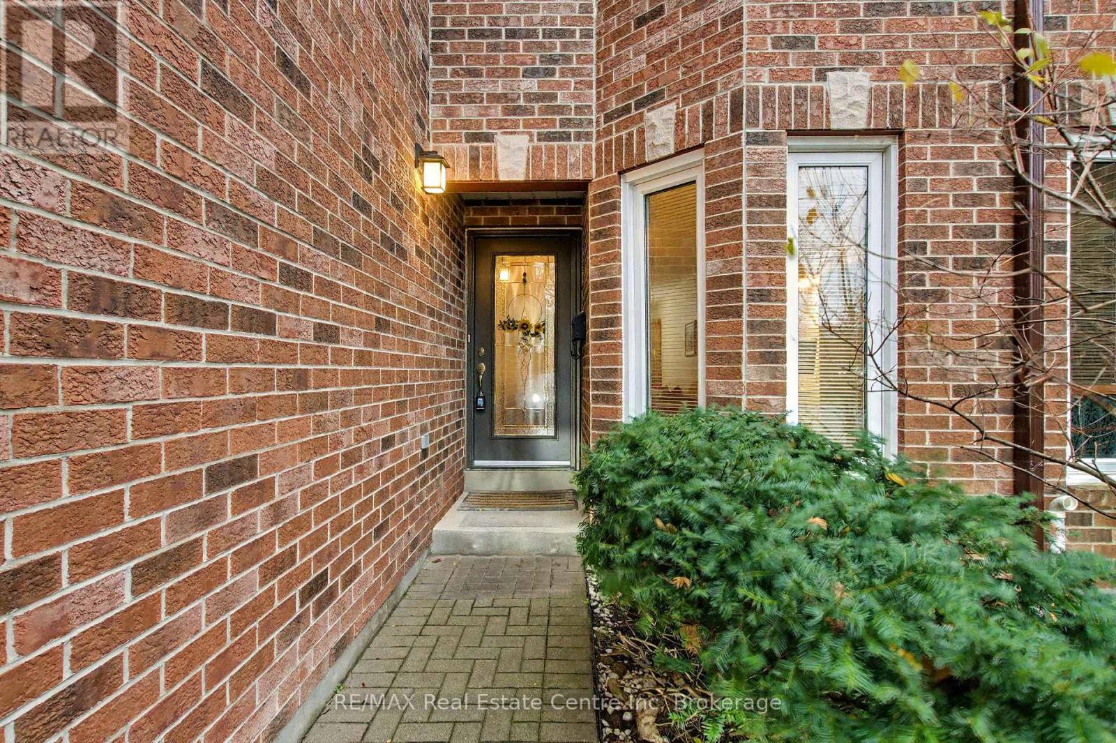 3 - 5 Marilyn Drive, Guelph, Ontario  N1H 1G9 - Photo 3 - X12527592