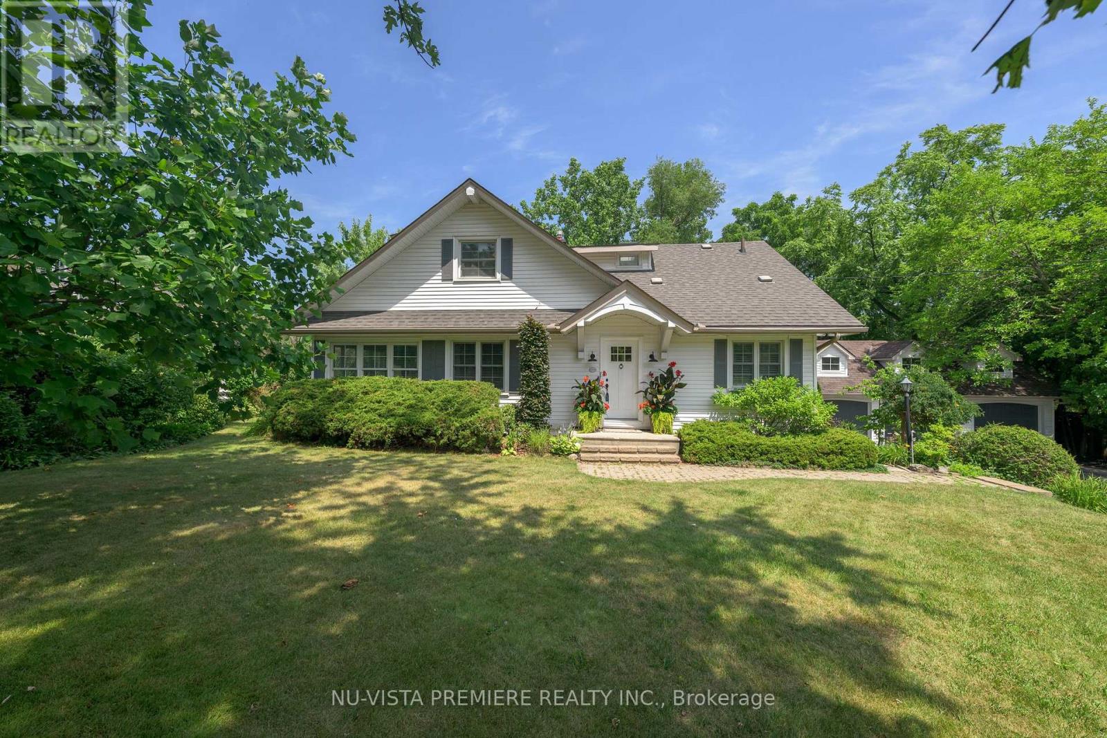 146 Commissioners Road E, London South, Ontario  N6C 2T1 - Photo 1 - X12476475