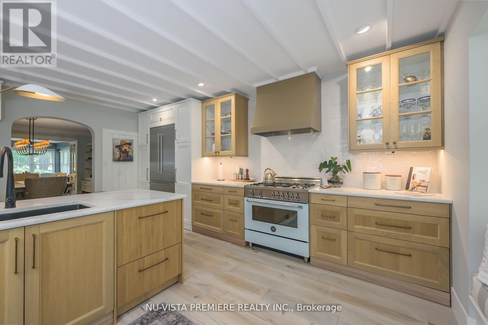 Photo 19 of 50 for 146 Commissioners Road E