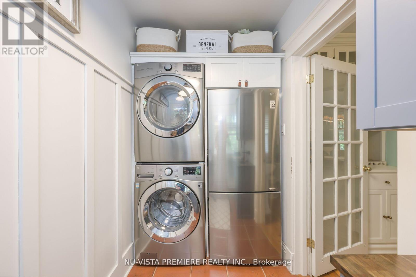 Photo 24 of 50 for 146 Commissioners Road E