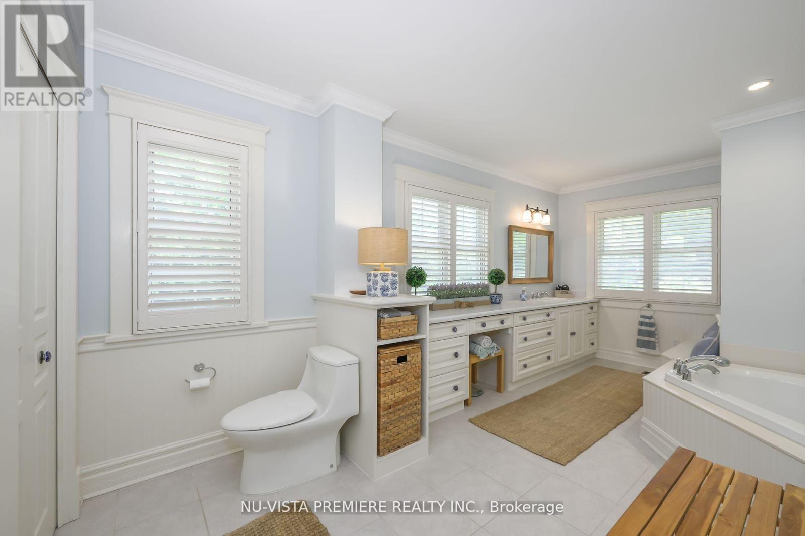 Photo 29 of 50 for 146 Commissioners Road E