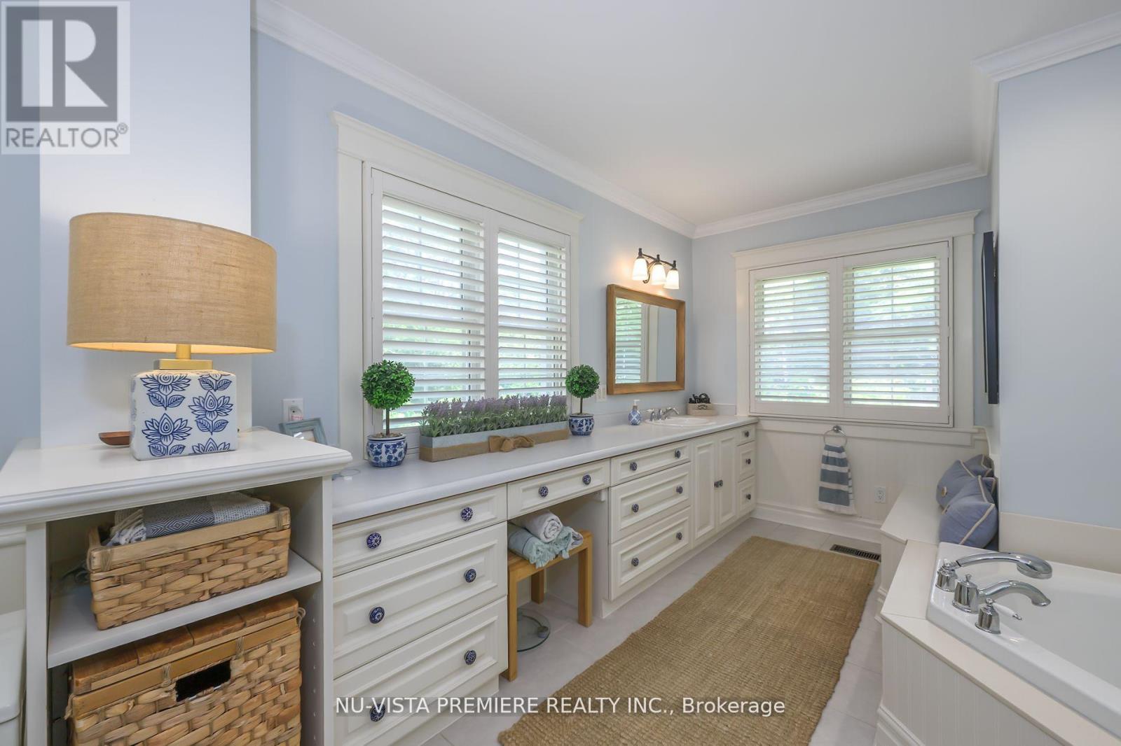 Photo 31 of 50 for 146 Commissioners Road E