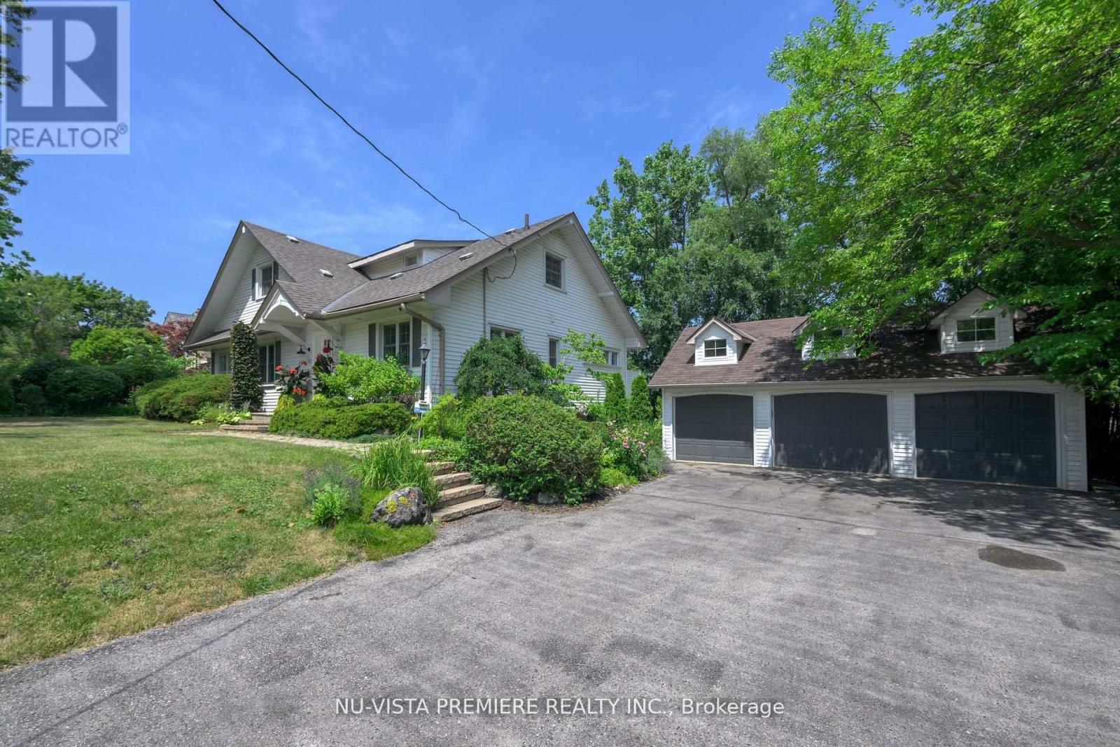 146 Commissioners Road E, London South, Ontario  N6C 2T1 - Photo 2 - X12476475